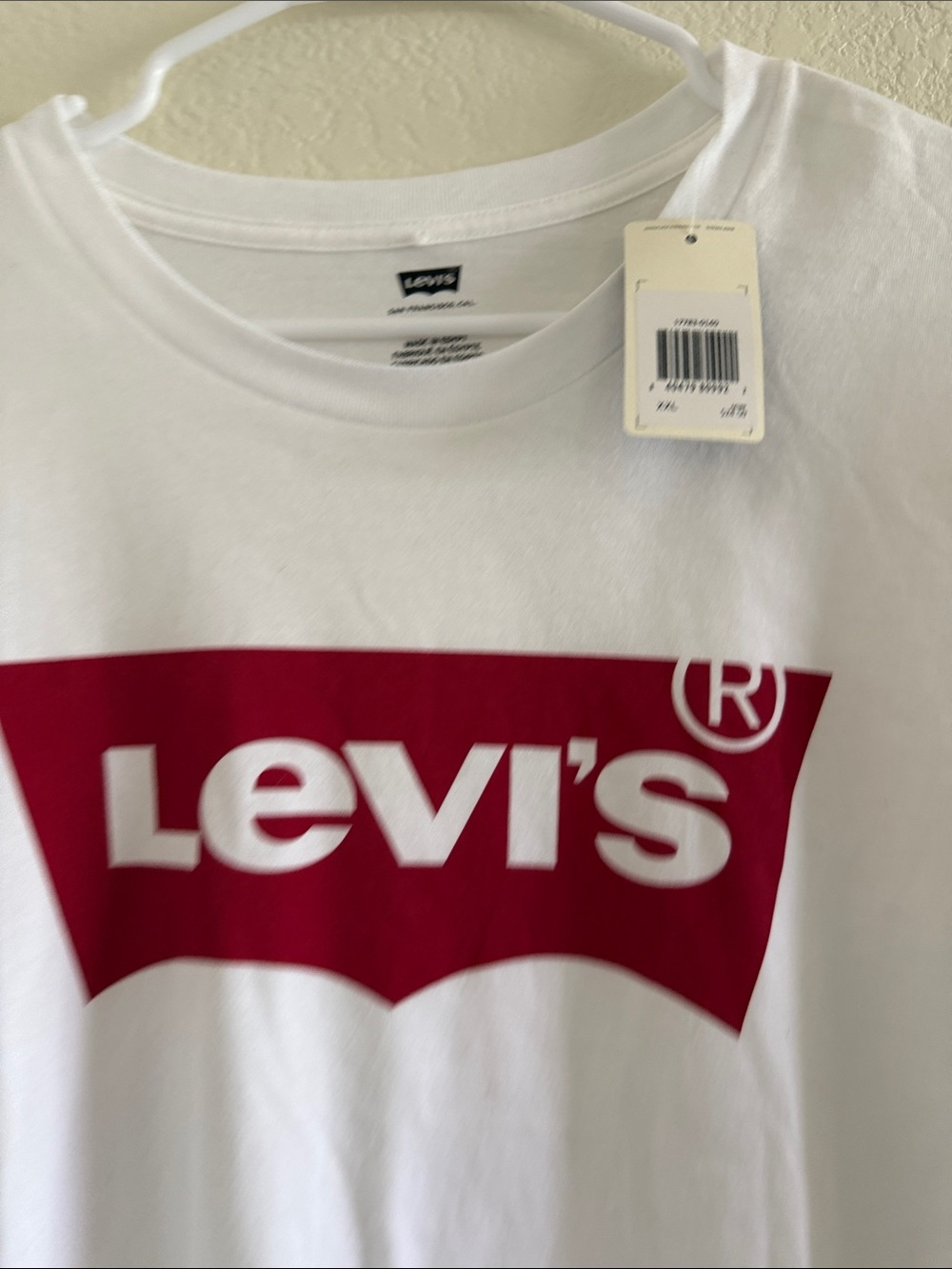 Levi's White T-Shirt with Red Logo - Picture 2 of 4